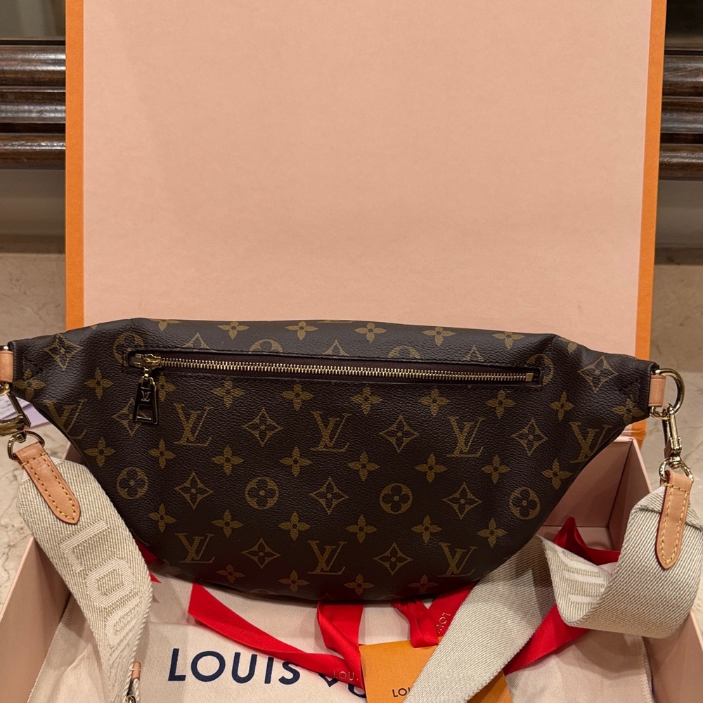Louis Vuitton Brown High Rise Crossbody Bag - Picture 8 of 17